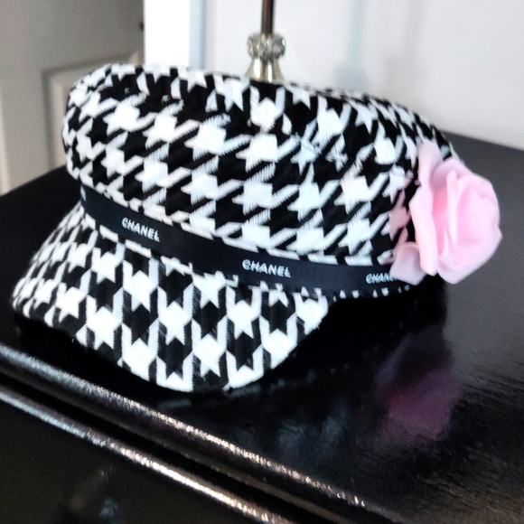 Accessories - Authentic upscaled newsboy cap